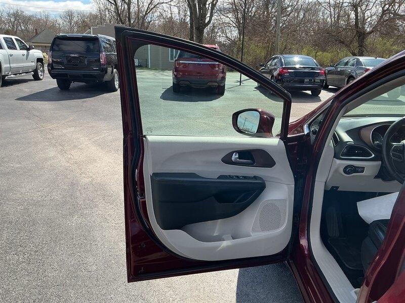 Chrysler Pacifica Touring-L 2017