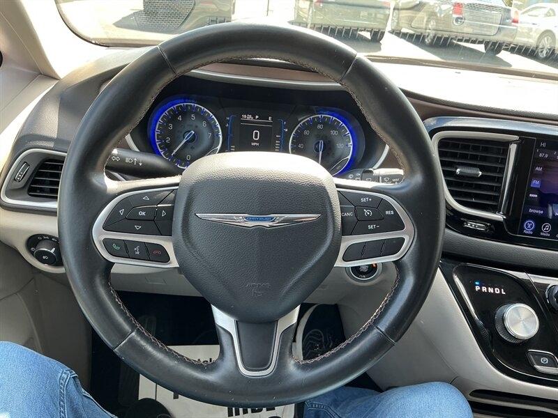 Chrysler Pacifica Touring-L 2017