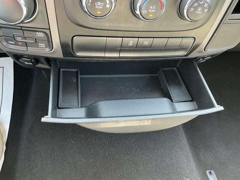 RAM 1500 Tradesman Quad Cab 4WD 2018