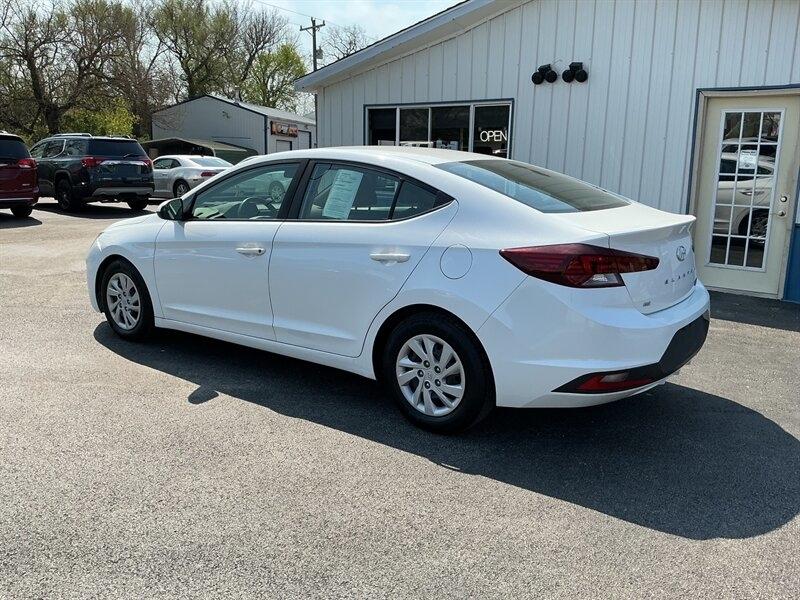 Hyundai Elantra SE 6M 2019