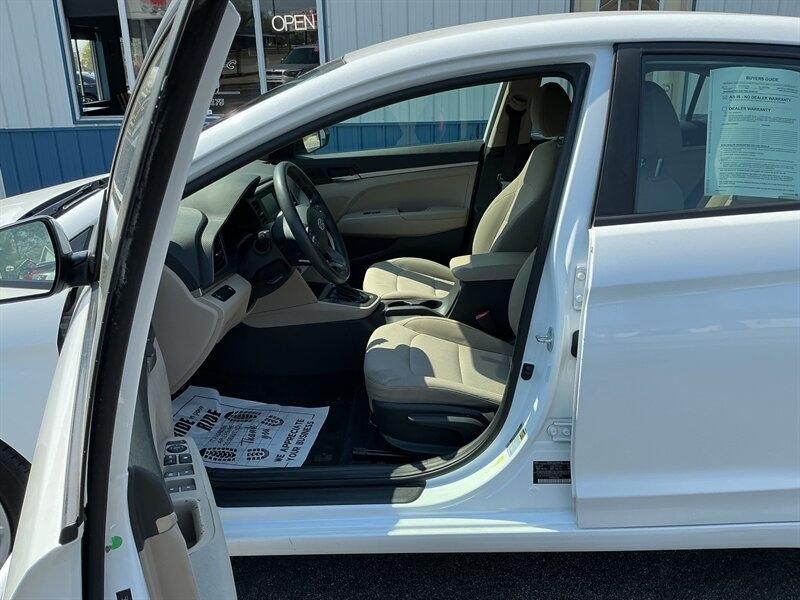 Hyundai Elantra SE 6M 2019