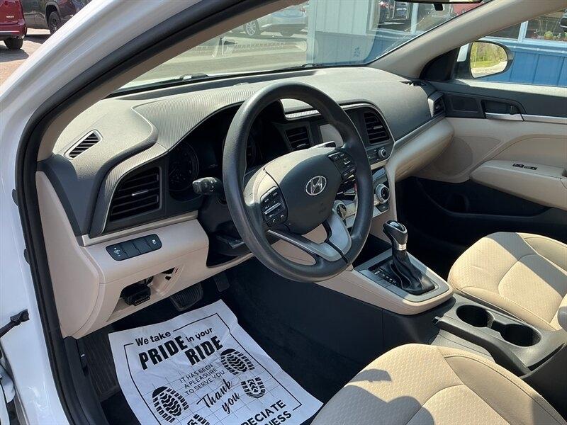 Hyundai Elantra SE 6M 2019