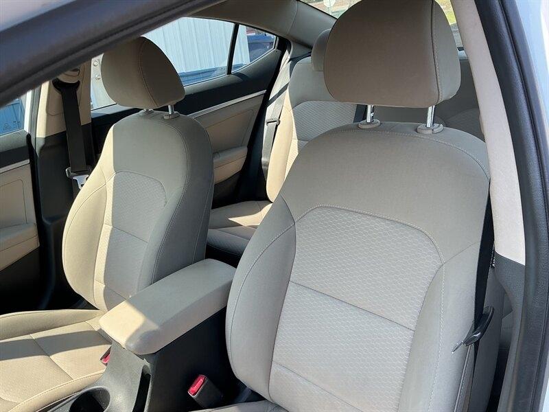 Hyundai Elantra SE 6M 2019