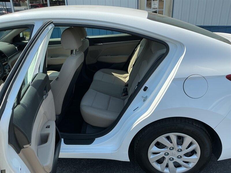 Hyundai Elantra SE 6M 2019
