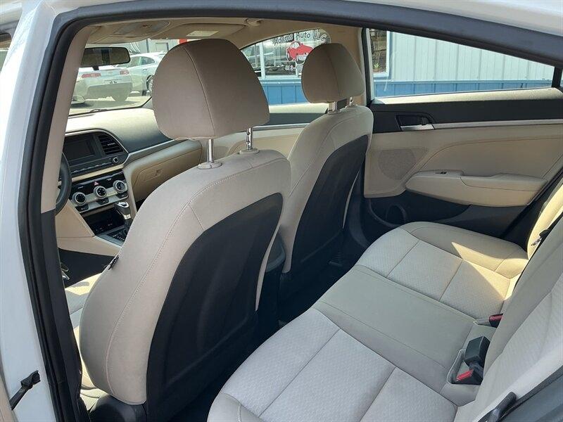 Hyundai Elantra SE 6M 2019