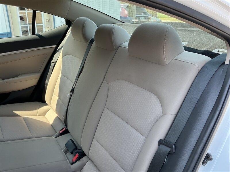 Hyundai Elantra SE 6M 2019