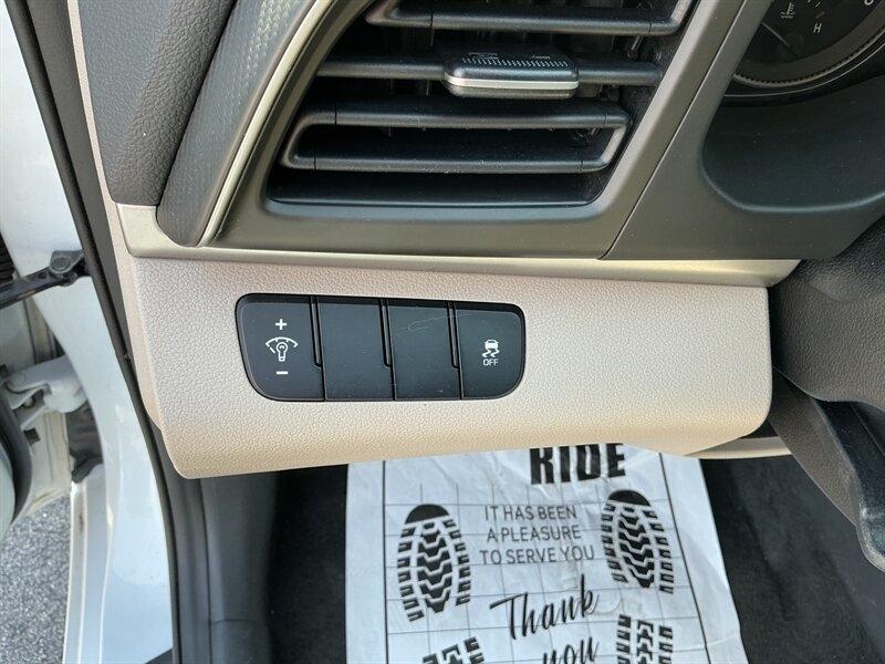 Hyundai Elantra SE 6M 2019