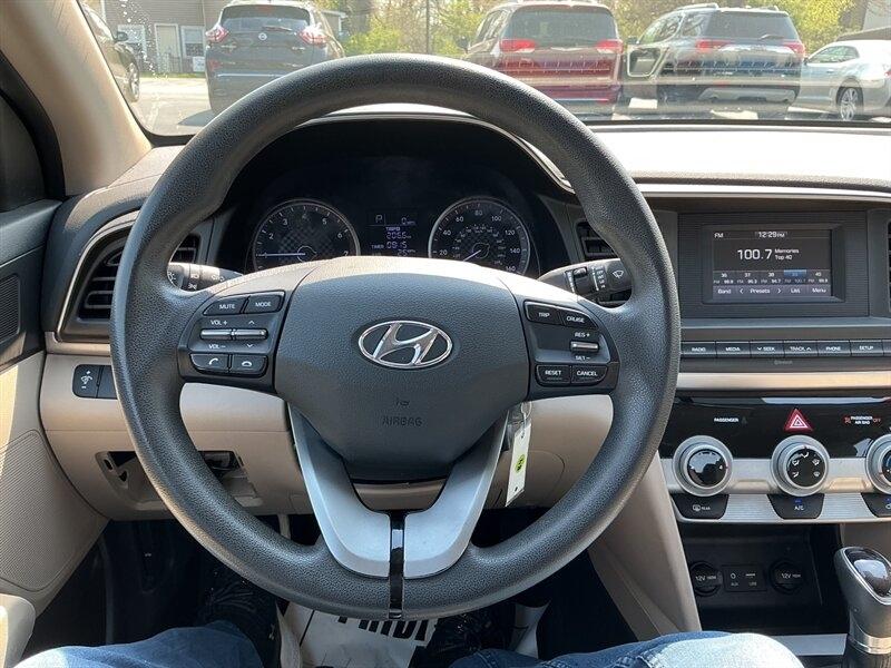 Hyundai Elantra SE 6M 2019