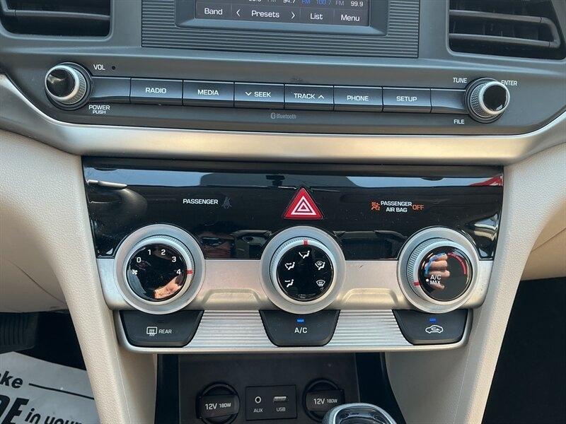 Hyundai Elantra SE 6M 2019