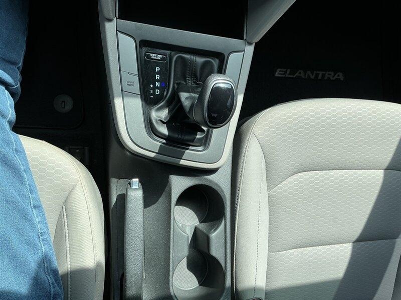 Hyundai Elantra Limited 2020