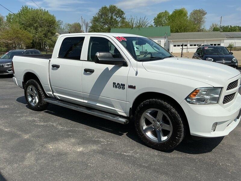 RAM 1500 Tradesman Crew Cab SWB 4WD 2014