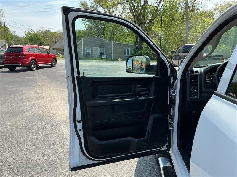 RAM 1500 Tradesman Crew Cab SWB 4WD 2014