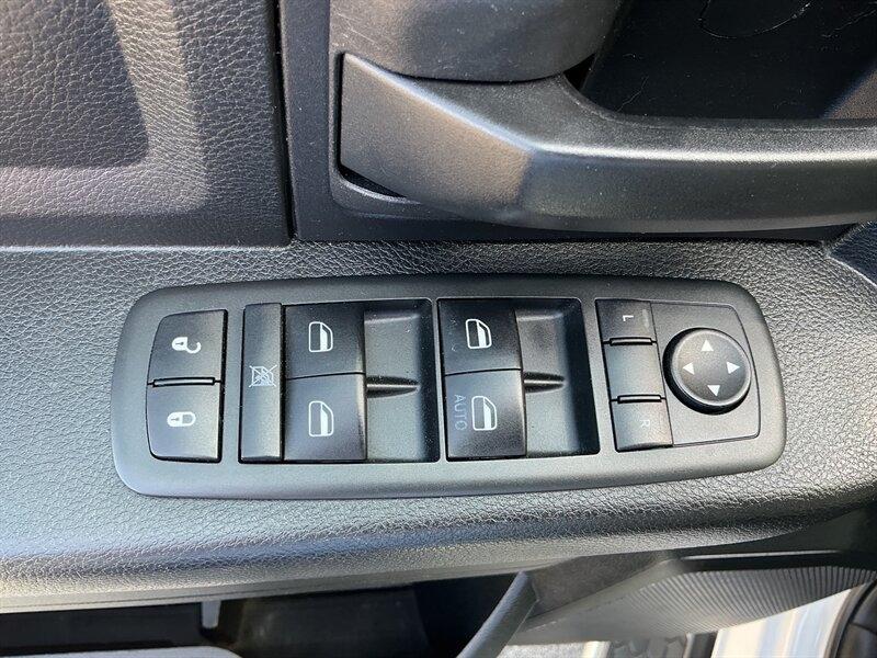 RAM 1500 Tradesman Crew Cab SWB 4WD 2014