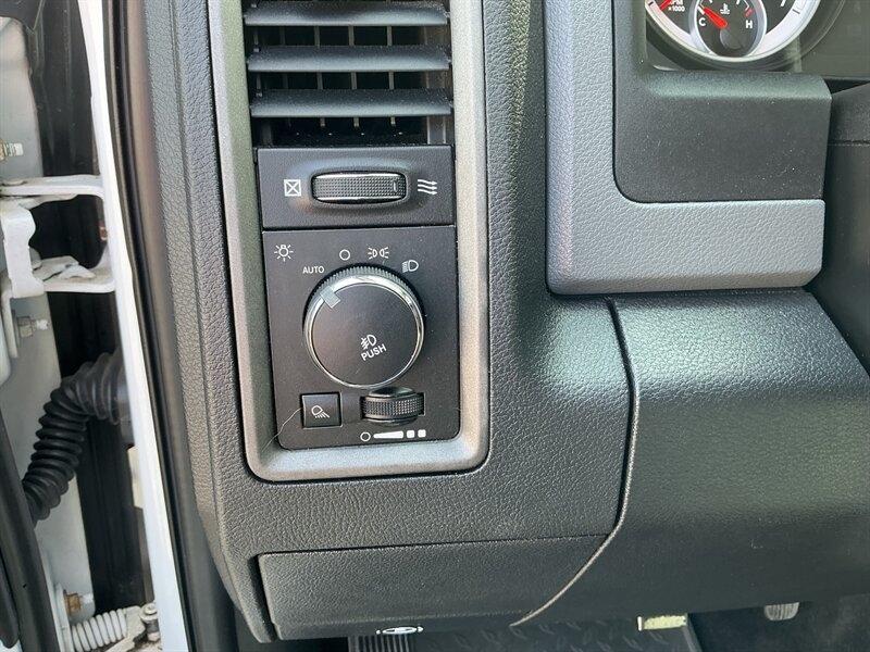 RAM 1500 Tradesman Crew Cab SWB 4WD 2014