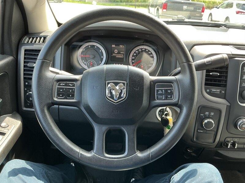 RAM 1500 Tradesman Crew Cab SWB 4WD 2014