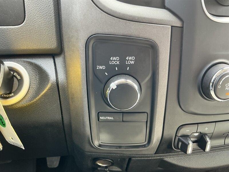 RAM 1500 Tradesman Crew Cab SWB 4WD 2014