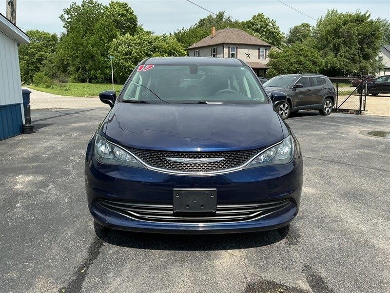 Chrysler Pacifica Touring 2017