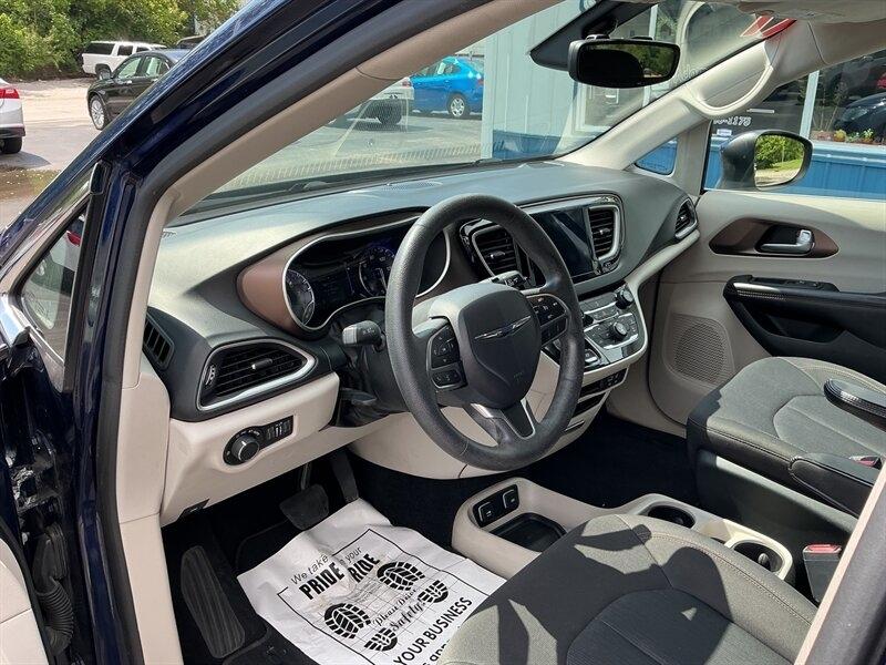 Chrysler Pacifica Touring 2017