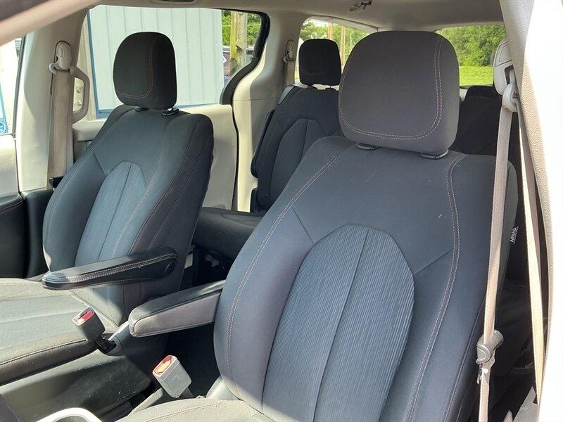 Chrysler Pacifica Touring 2017