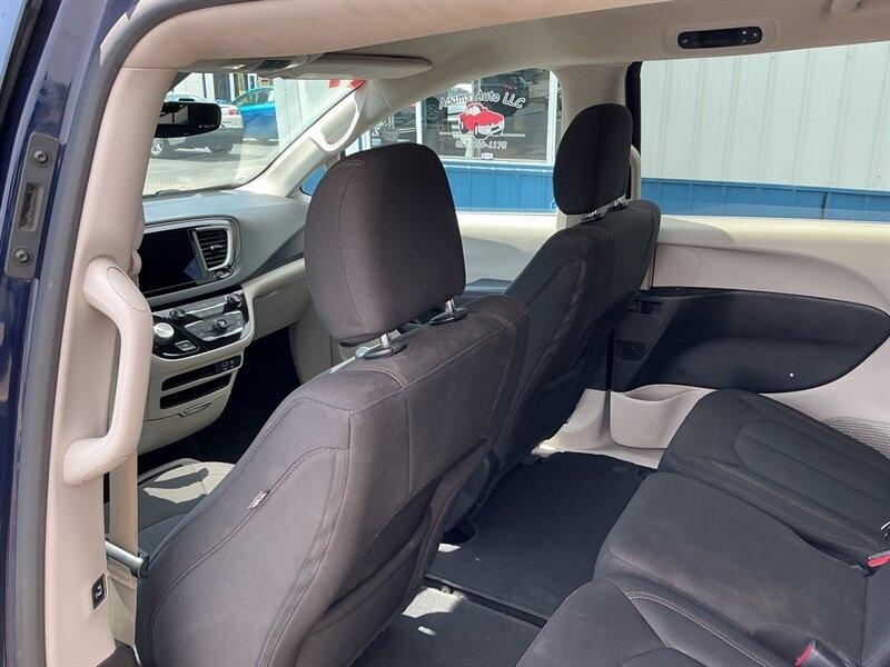 Chrysler Pacifica Touring 2017