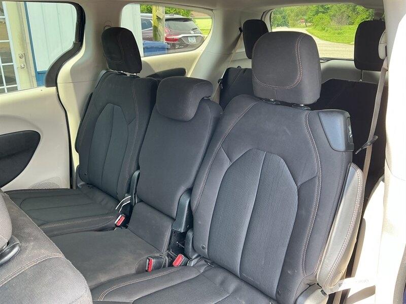 Chrysler Pacifica Touring 2017