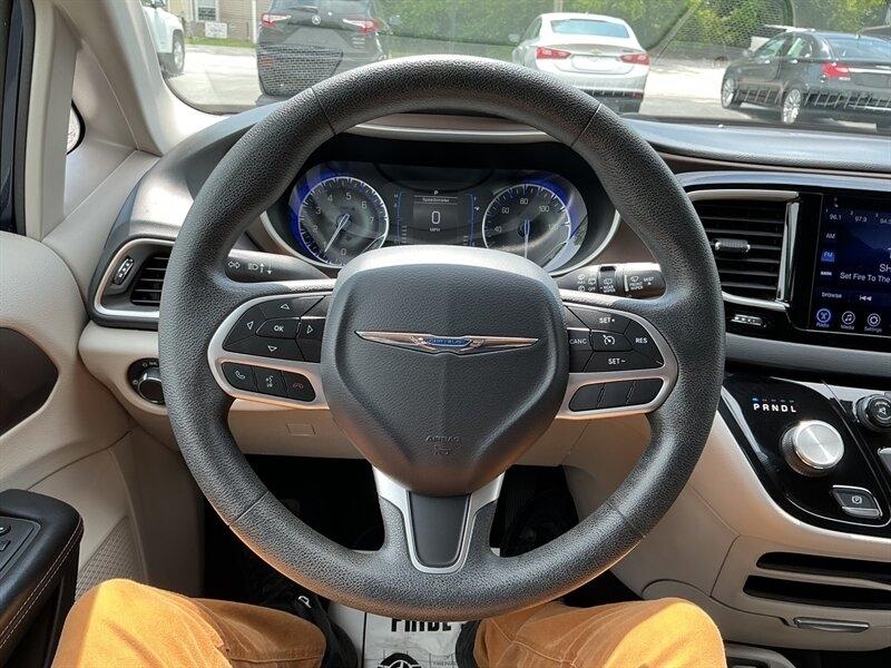 Chrysler Pacifica Touring 2017