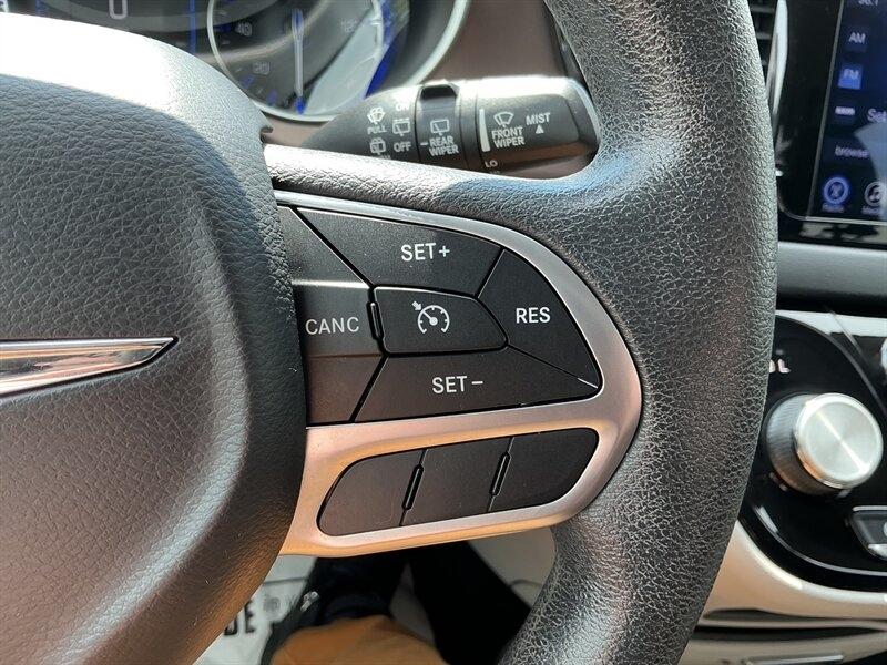 Chrysler Pacifica Touring 2017