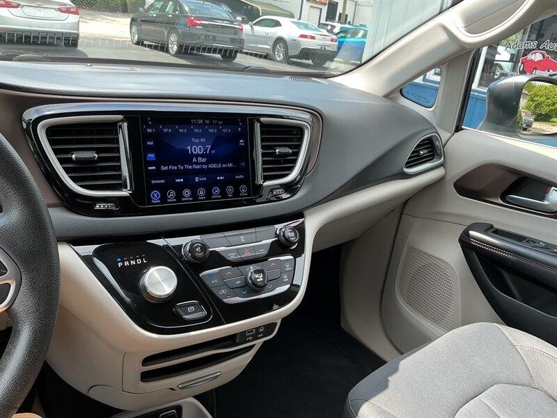 Chrysler Pacifica Touring 2017