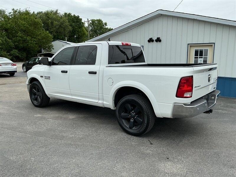 RAM 1500 SLT Crew Cab SWB 4WD 2016