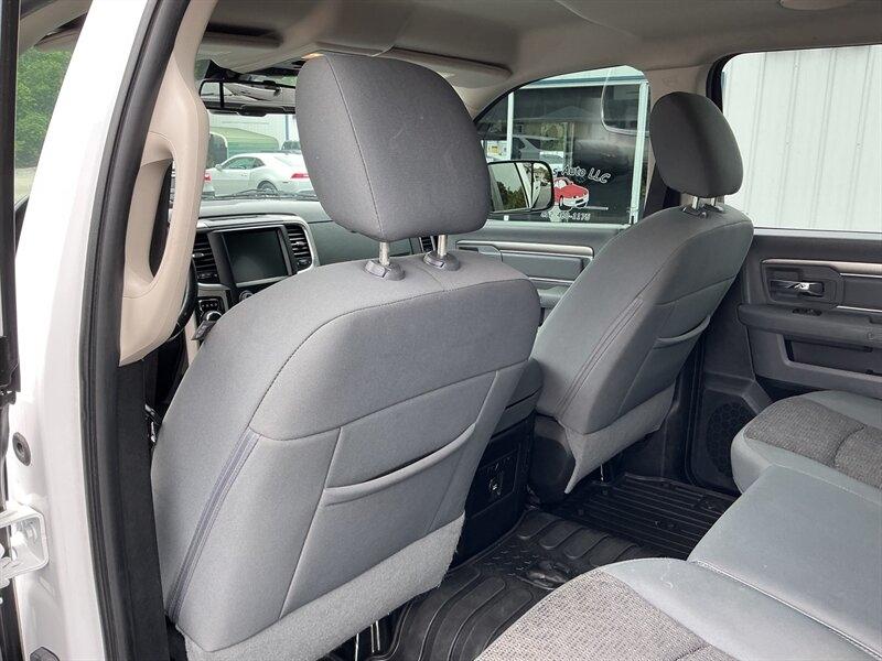 RAM 1500 SLT Crew Cab SWB 4WD 2016