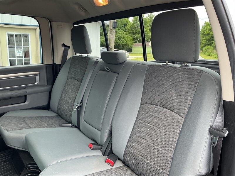 RAM 1500 SLT Crew Cab SWB 4WD 2016