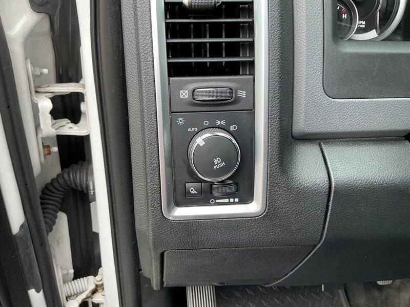 RAM 1500 SLT Crew Cab SWB 4WD 2016