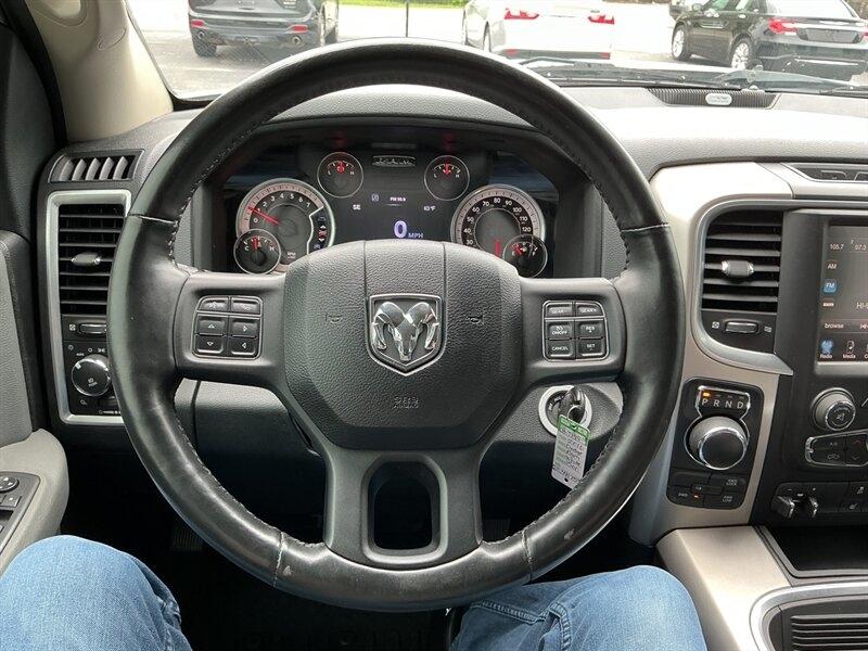 RAM 1500 SLT Crew Cab SWB 4WD 2016