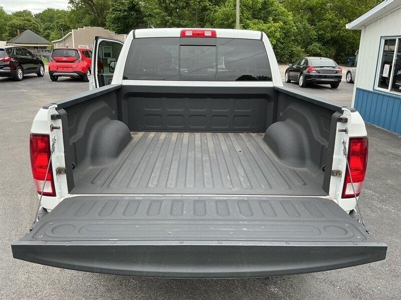 RAM 1500 SLT Crew Cab SWB 4WD 2016