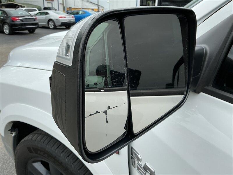 RAM 1500 SLT Crew Cab SWB 4WD 2016