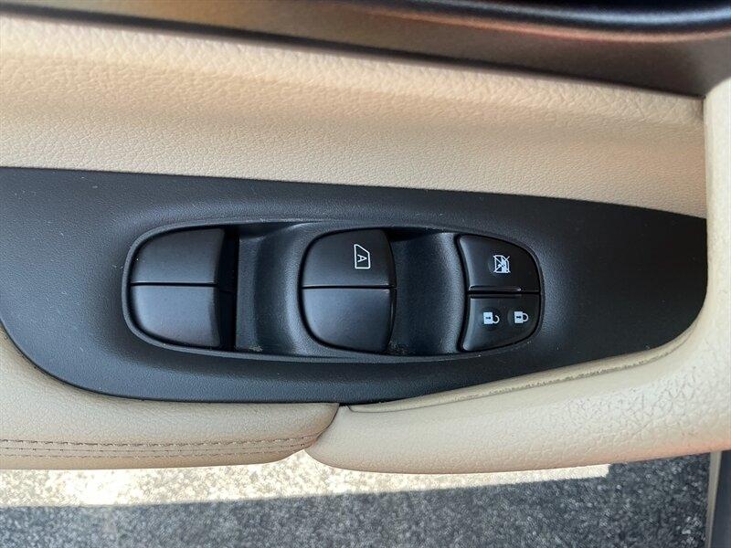 Nissan Rogue S AWD 2016