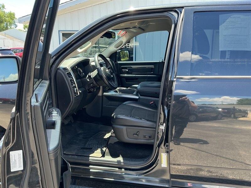 RAM 1500 Sport Crew Cab SWB 4WD 2017