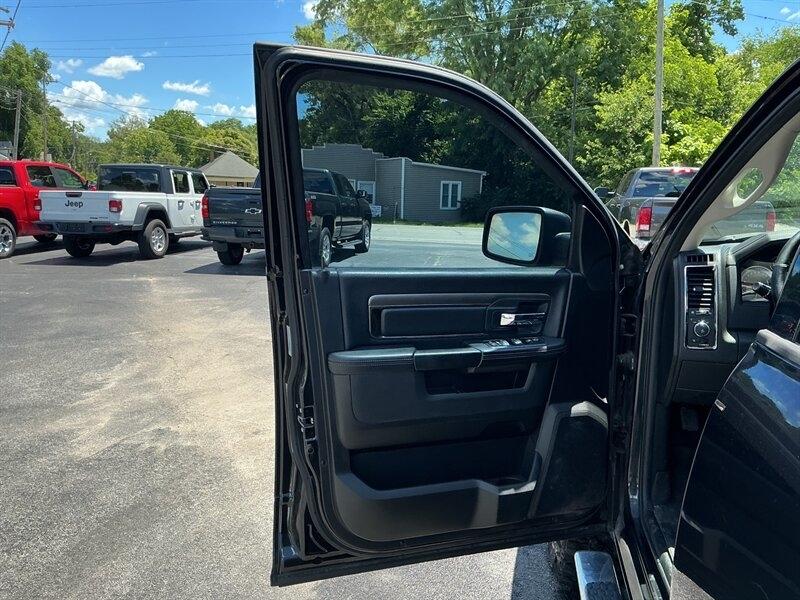 RAM 1500 Sport Crew Cab SWB 4WD 2017