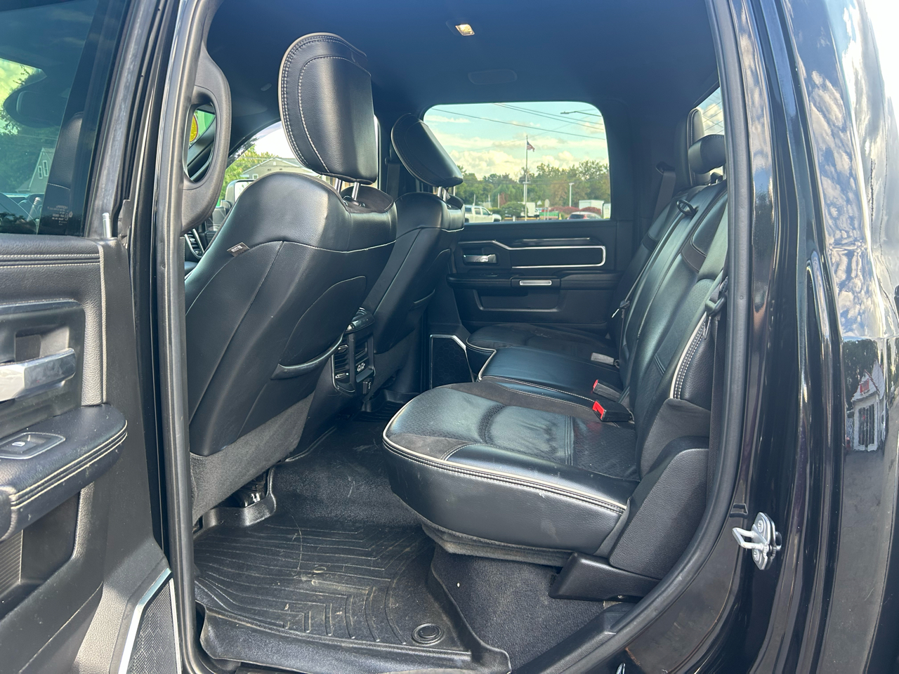 2019 Ram 2500 Laramie photo 8