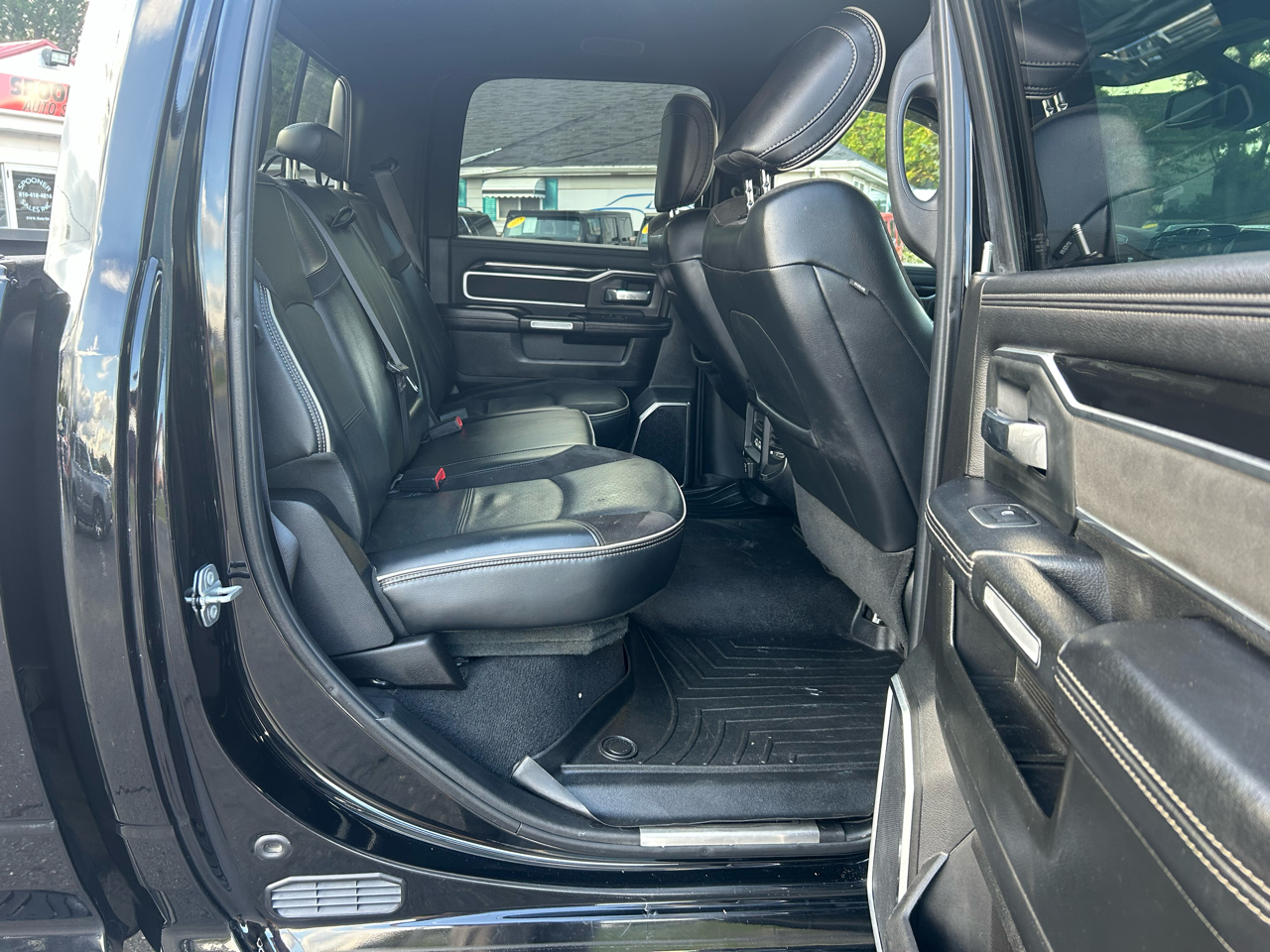 2019 Ram 2500 Laramie photo 10