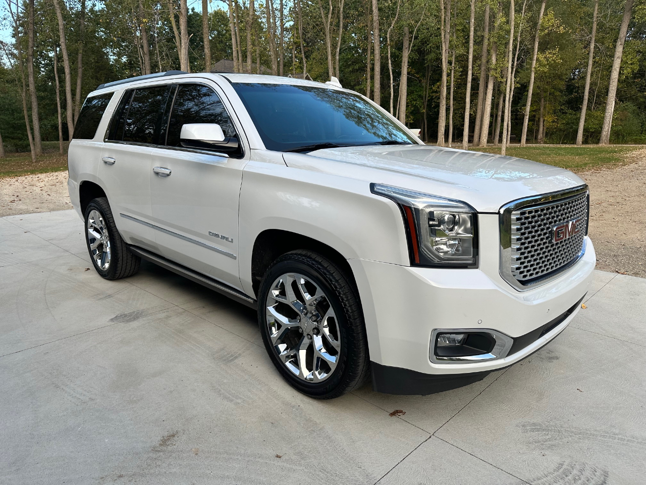 2017 Gmc Yukon Denali photo 4