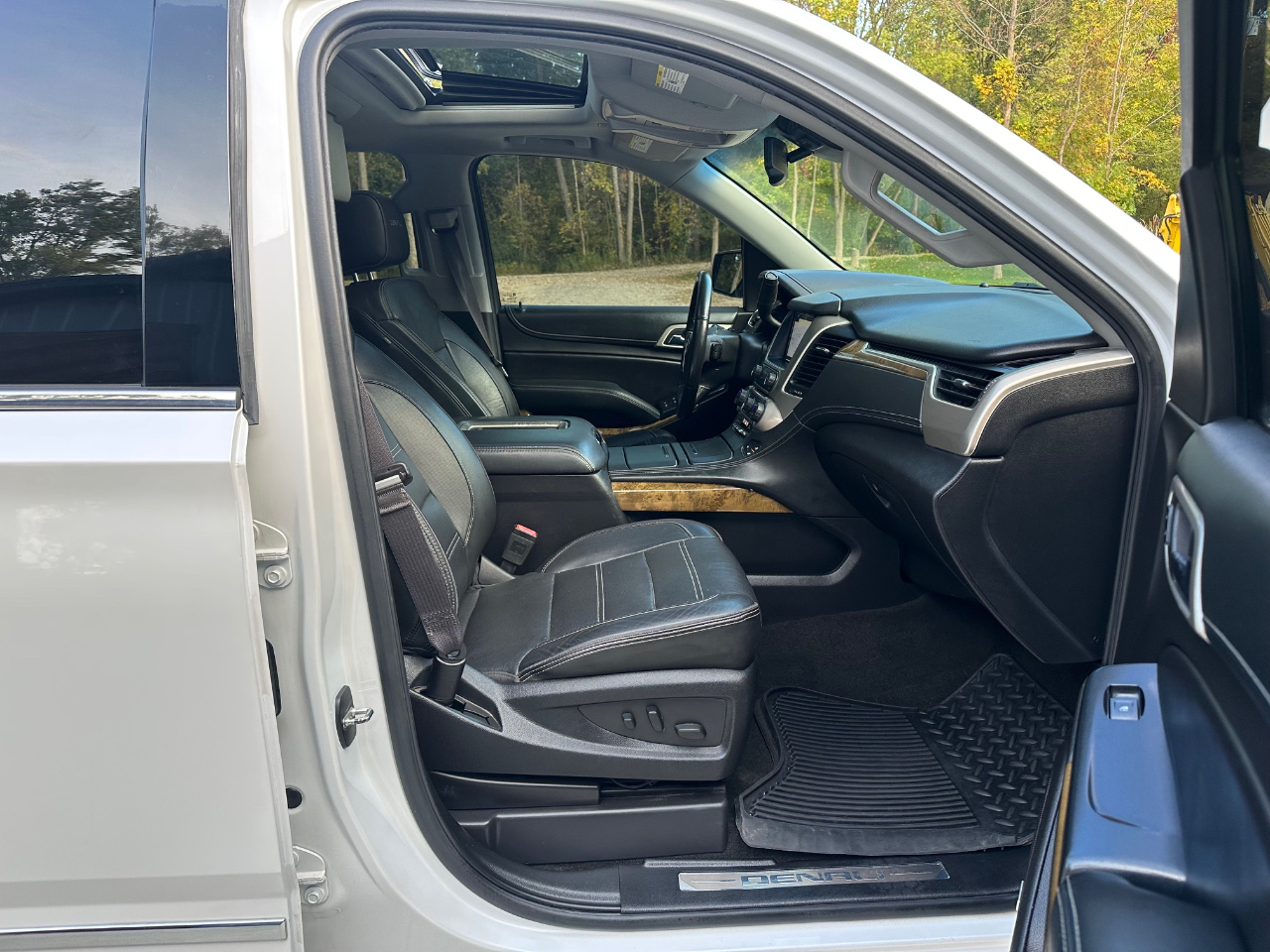 2017 Gmc Yukon Denali photo 15