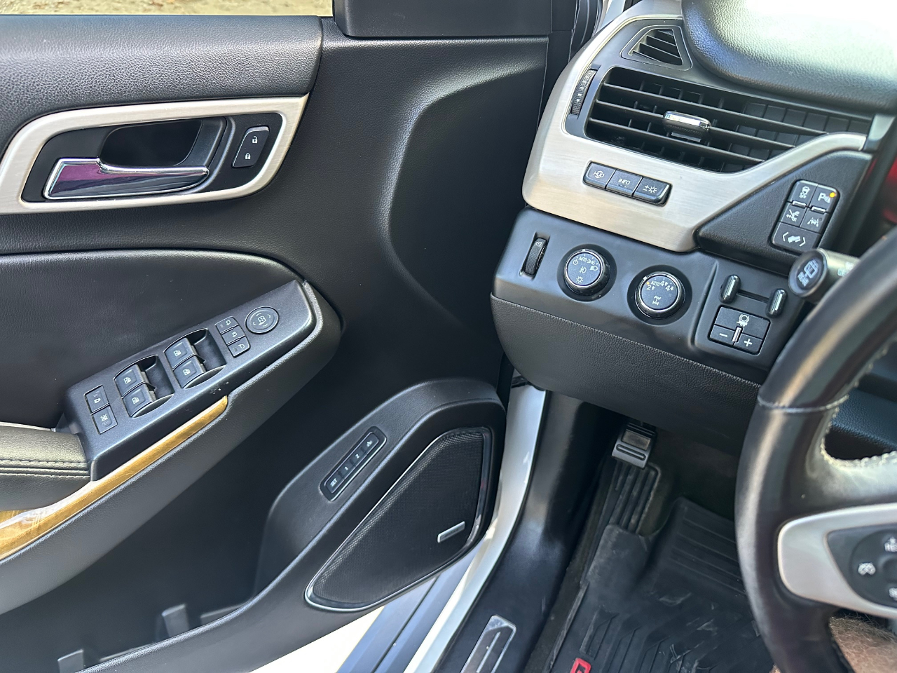 2017 Gmc Yukon Denali photo 21