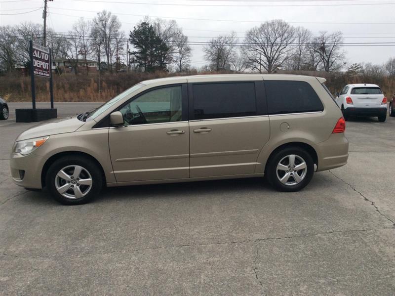 Volkswagen Routan SEL 2009