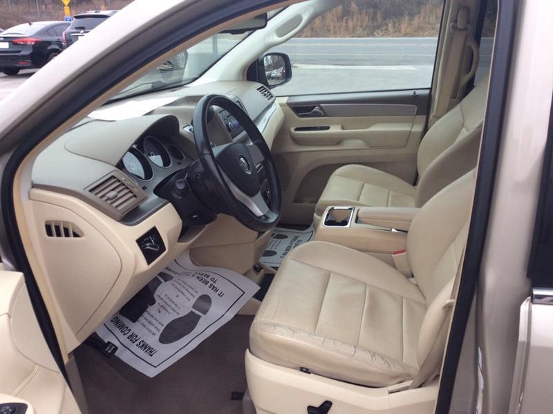 Volkswagen Routan SEL 2009
