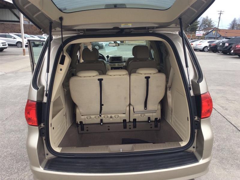 Volkswagen Routan SEL 2009
