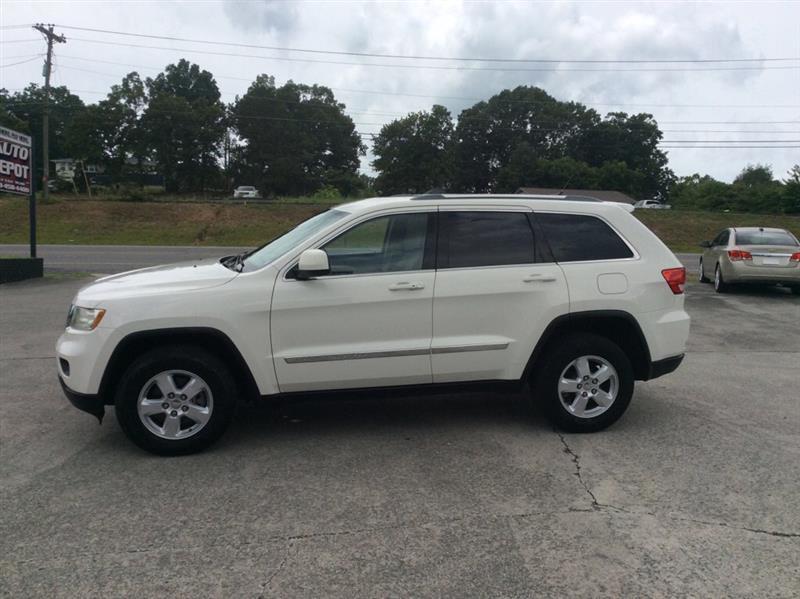 Jeep Grand Cherokee Laredo 2WD 2012