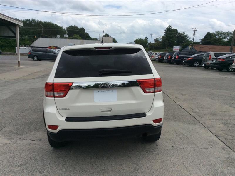 Jeep Grand Cherokee Laredo 2WD 2012