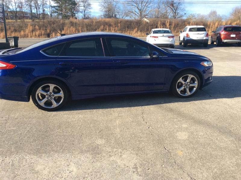 Ford Fusion SE 2013