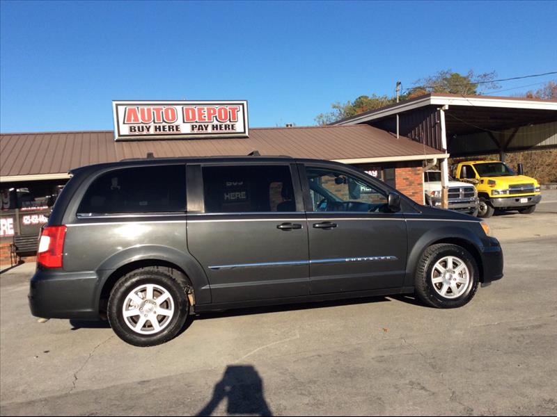 2012 Chrysler Town & Country Touring